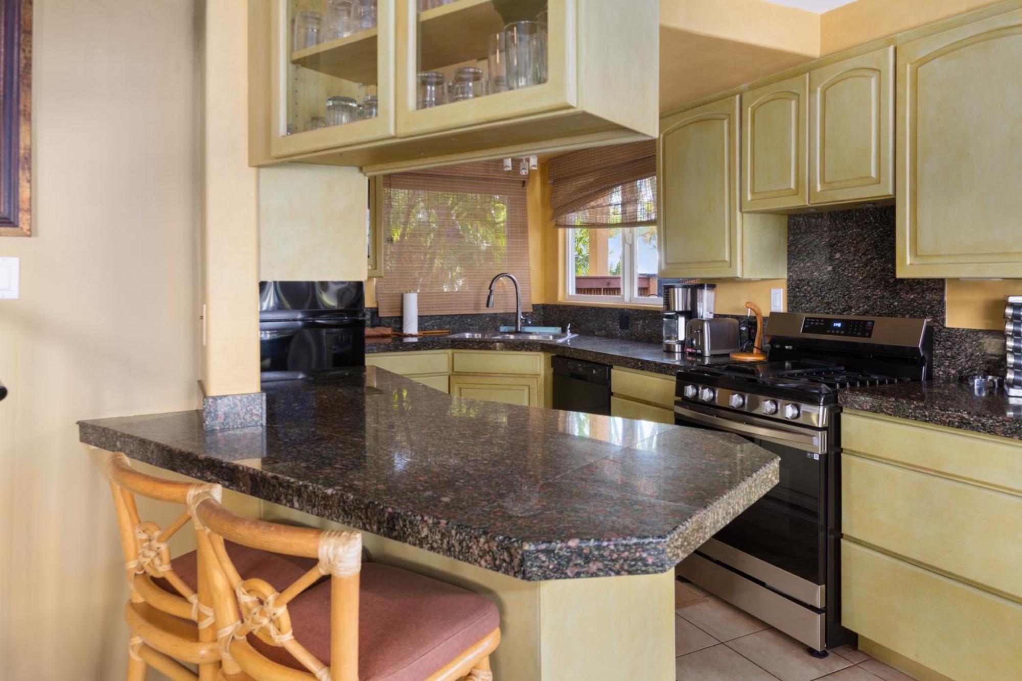 Plumeria Suite, 2-Bedrooms, Sleeps 6, Pool & Bbq, Pre-Renovation Summer Sale Кихей Экстерьер фото